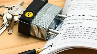 Bank czy pożyczkodawca niebankowy? Kluczowe różnice i wybór