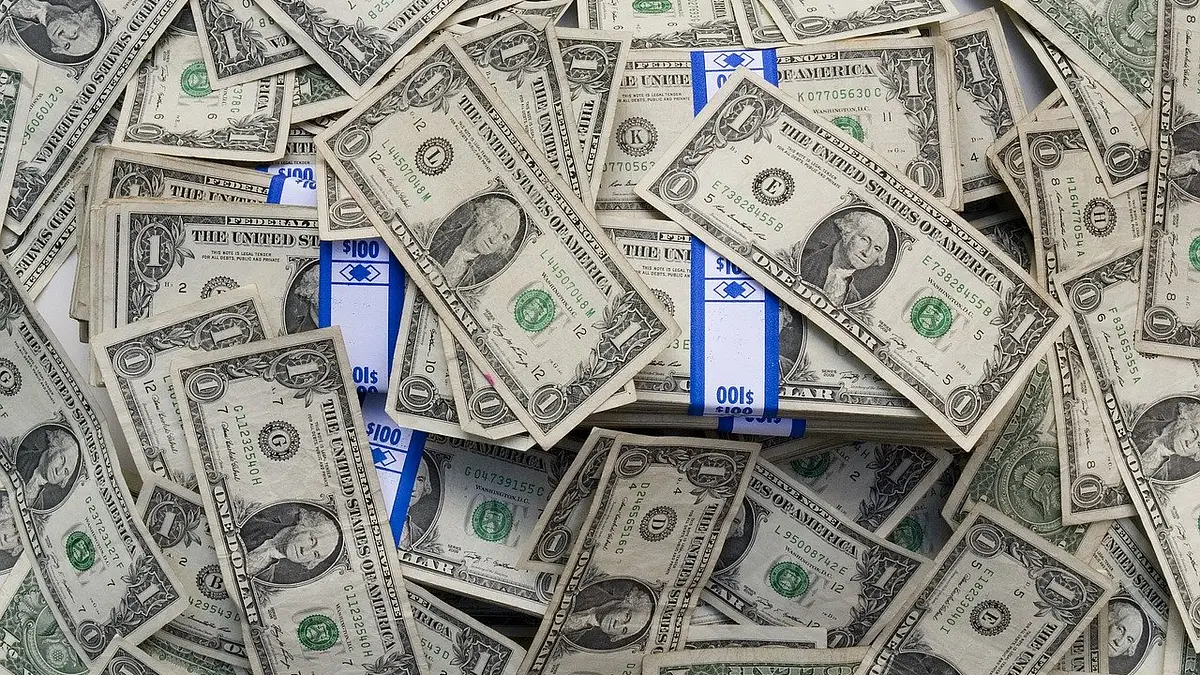 Wymiana wycofanych walut – jak zarobić na starych banknotach